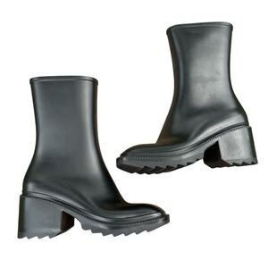 NWOT I.N.C Everett rain boots